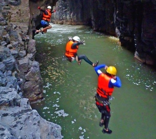 saltos al mismo tiempo